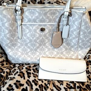 Authentic Coach Signature Payton Double Zip Handbag & Leather Wallet  EUC & NWOT